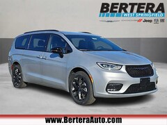 2026 Chrysler Pacifica SELECT AWD Passenger Van