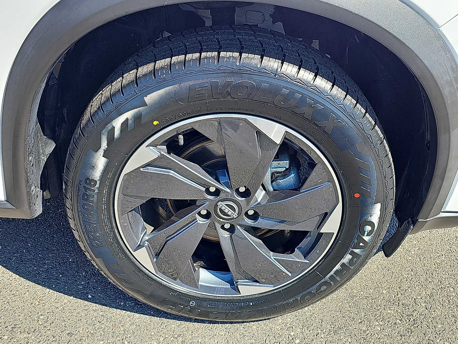 2024 Nissan Rogue SV - Photo 8