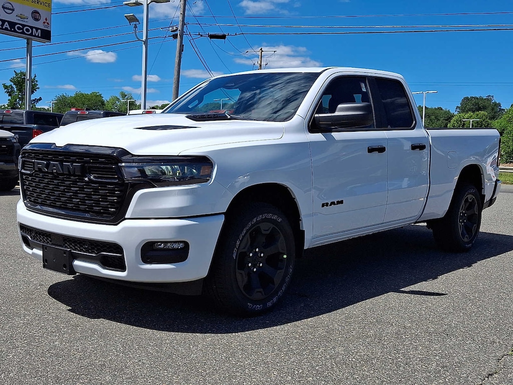 New 2026 Ram 1500 EXPRESS QUAD CAB 4X4 6'4 BOX Pickup