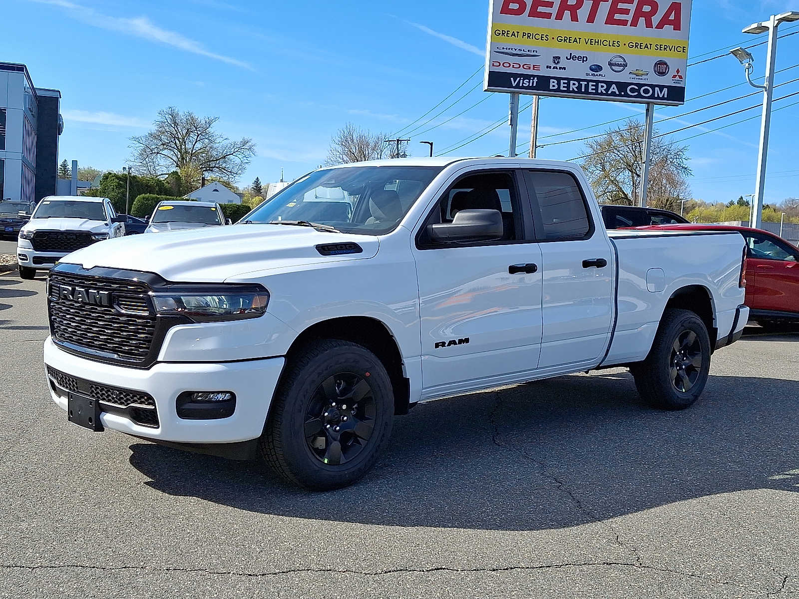 2025 Ram 1500 Tradesman photo 3