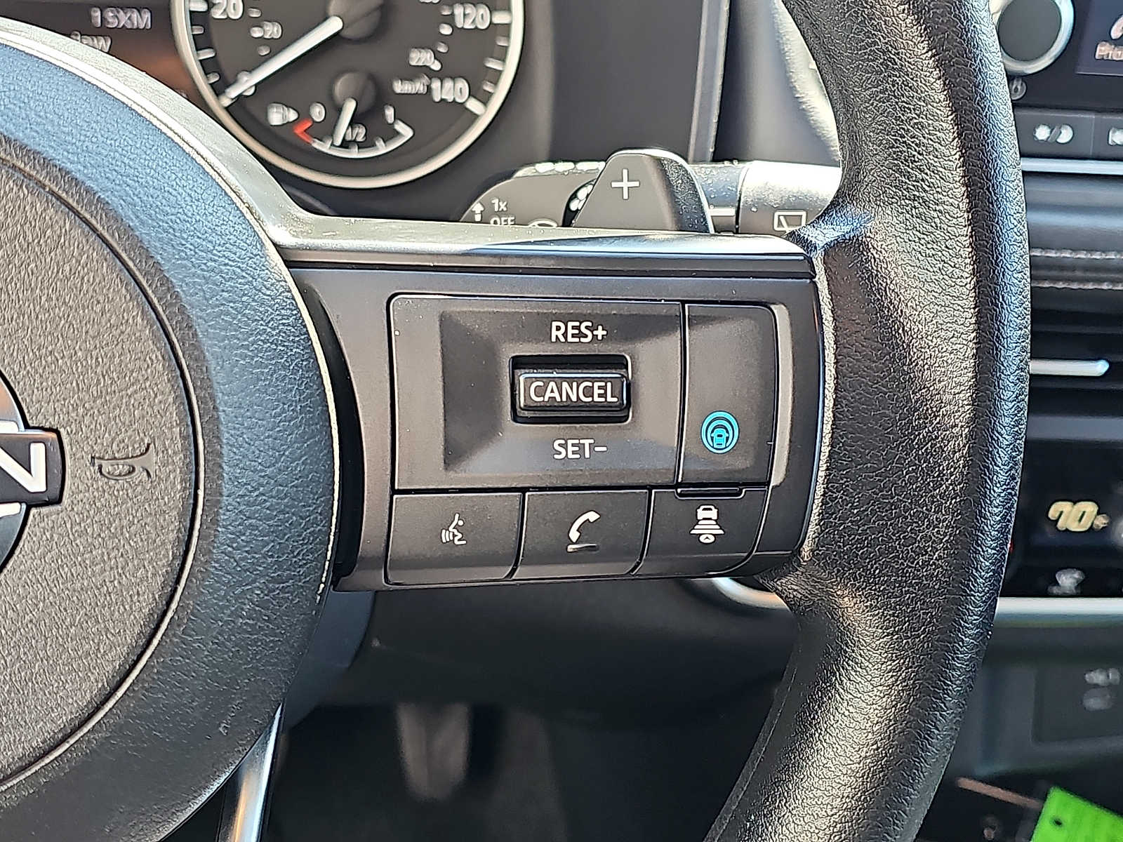 2024 Nissan Rogue SV - Photo 22