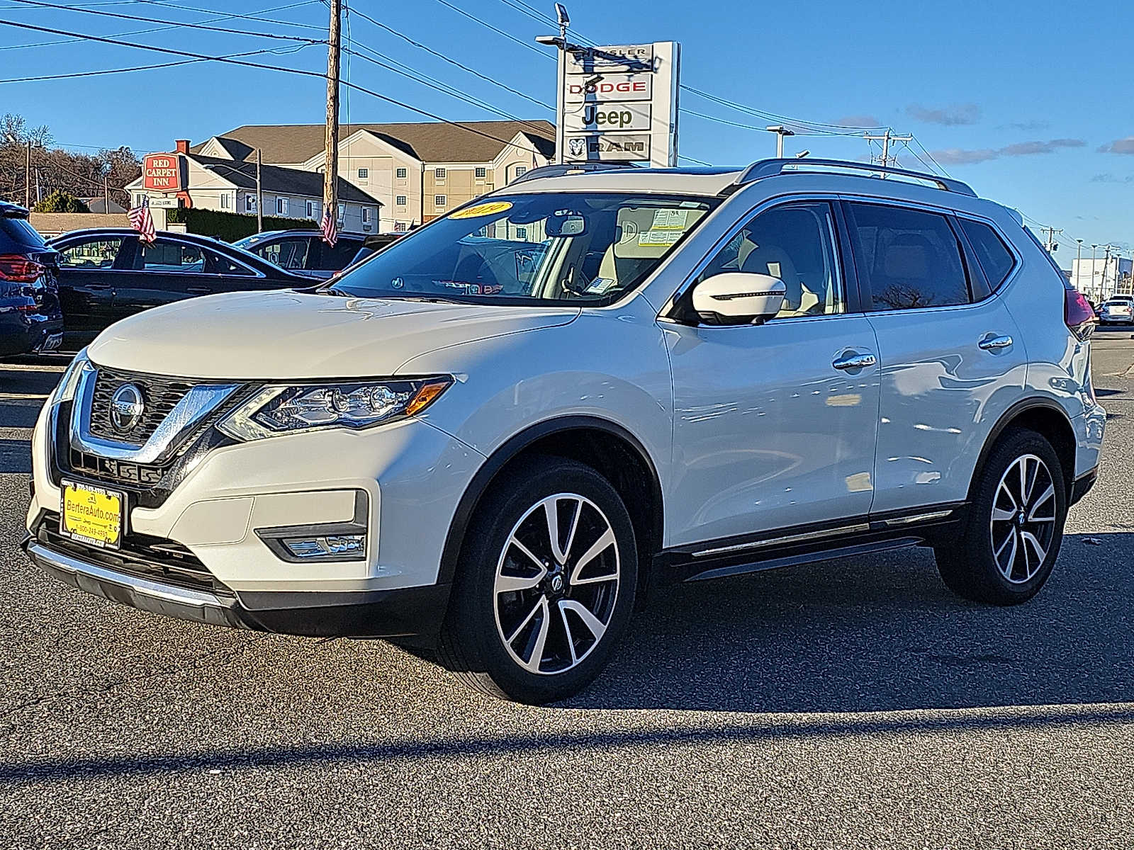 2019 Nissan Rogue SL photo 3