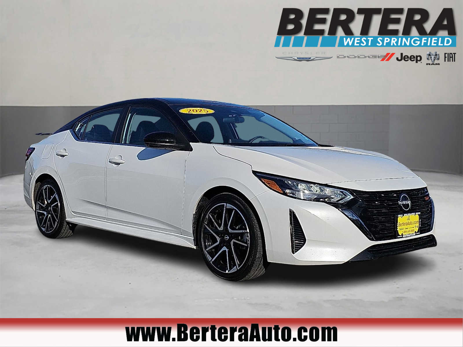 2025 Nissan Sentra SR's photo