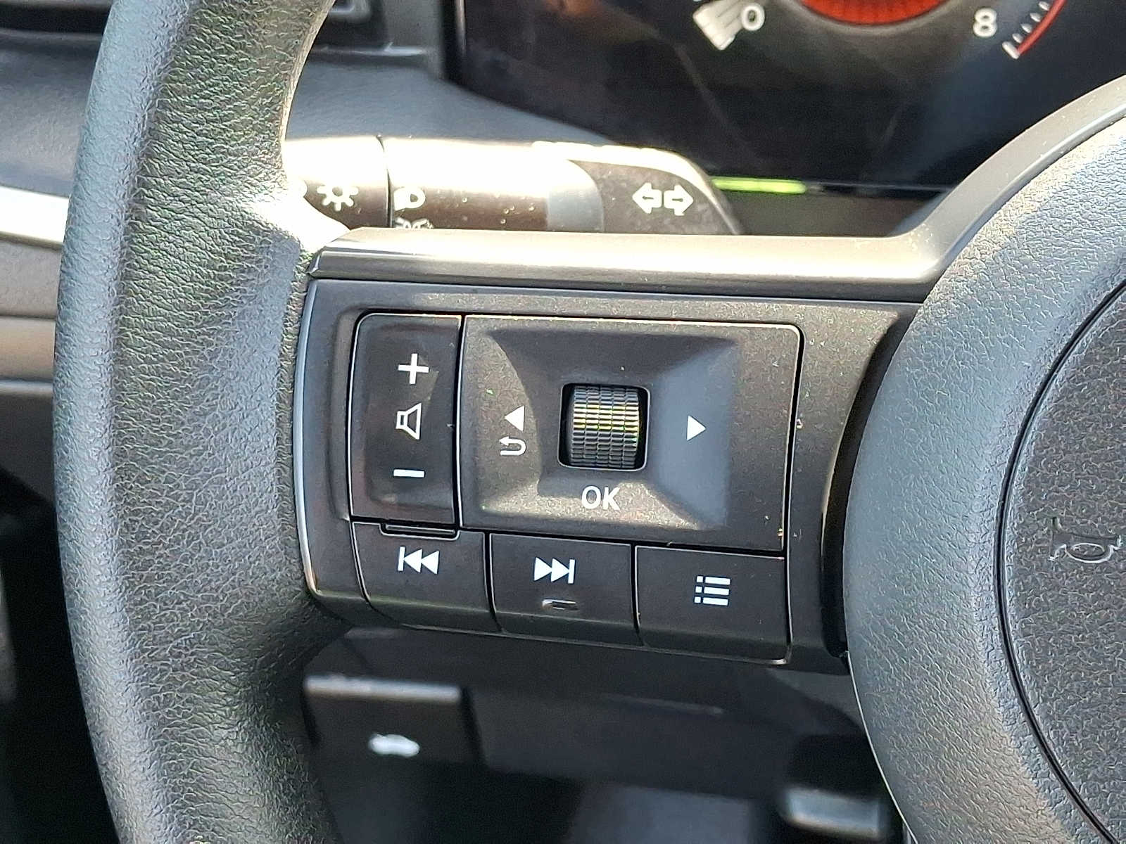 2025 Nissan Kicks S AWD - Photo 20