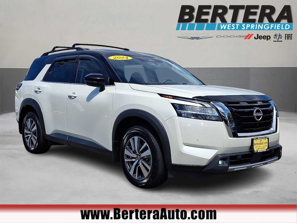 Used 2024 Nissan Pathfinder SL SUV
