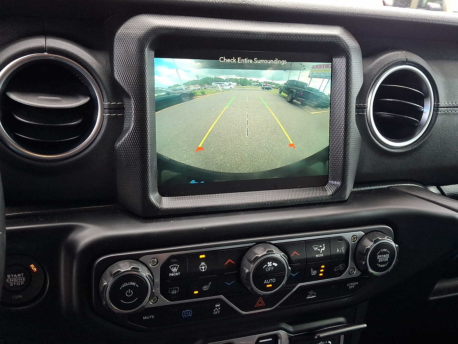 2022 Jeep Wrangler Unlimited Sahara 4XE - Photo 19