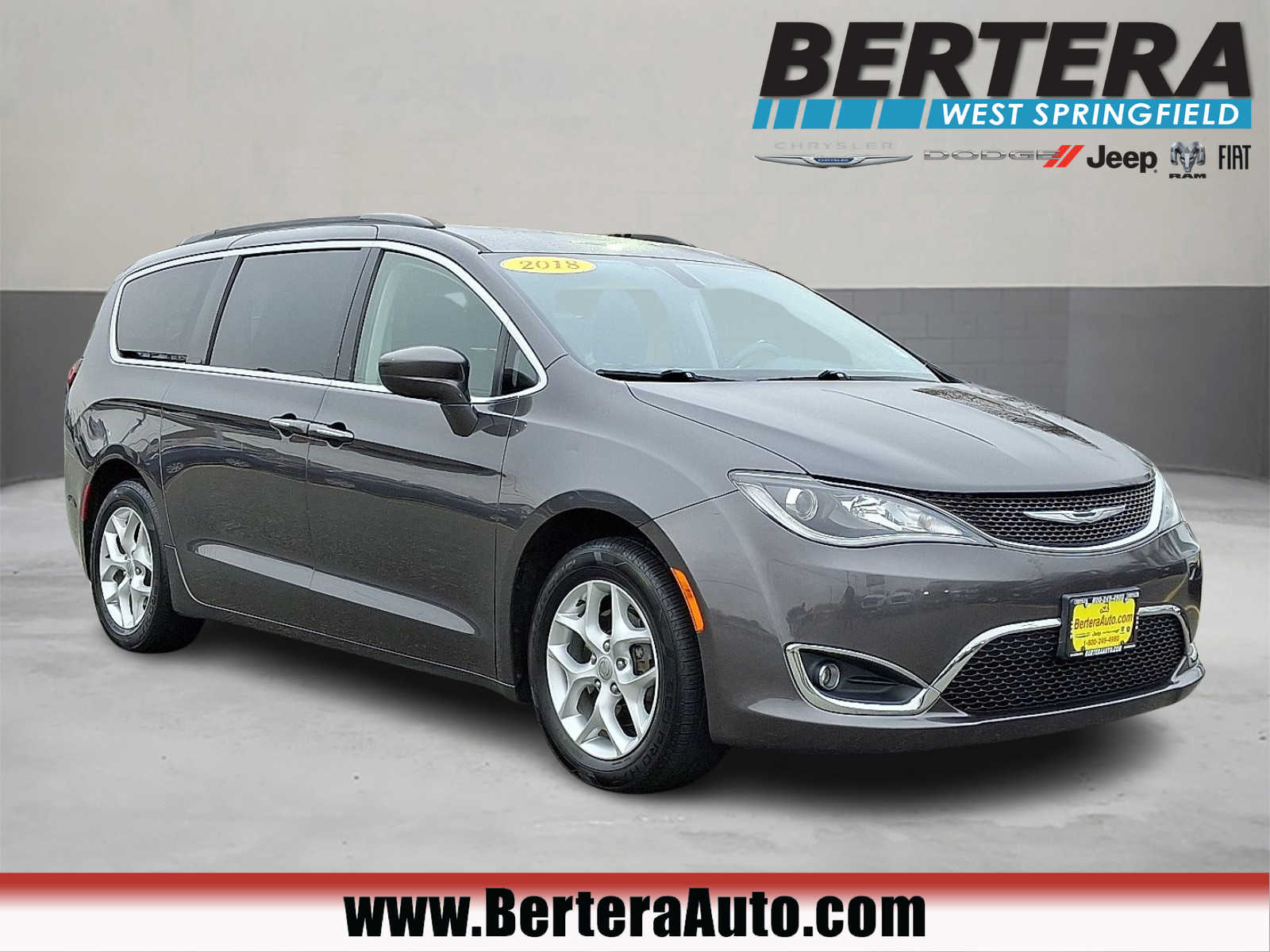 2018 Chrysler Pacifica Touring Plus's photo