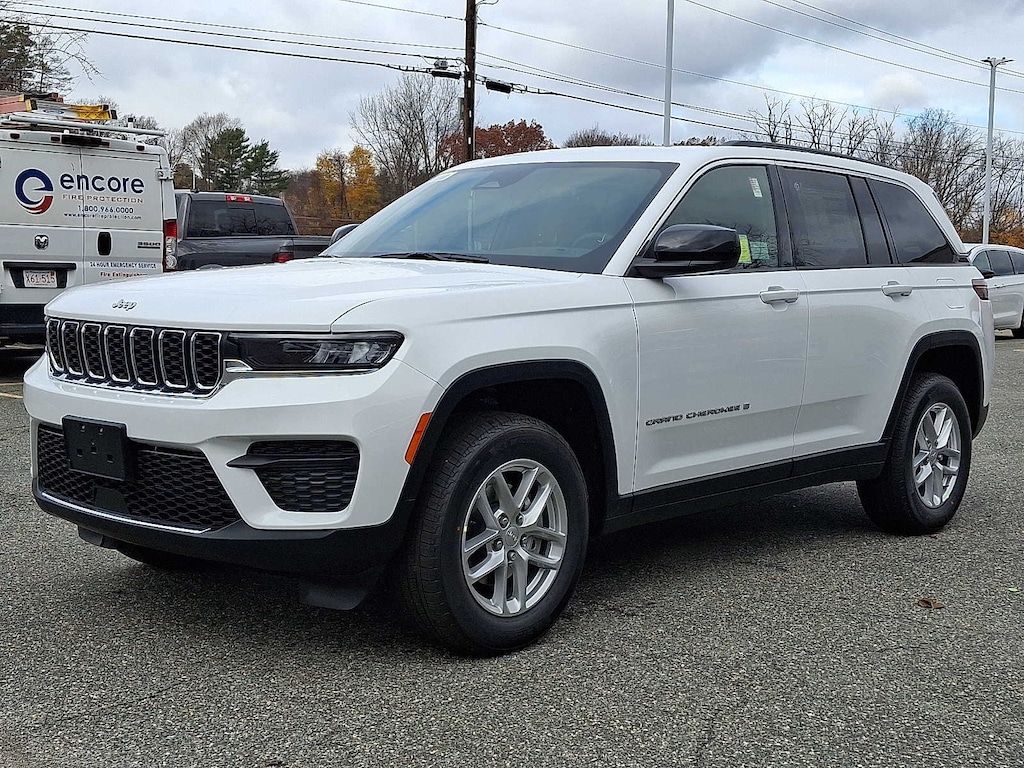 New 2025 Jeep Grand Cherokee LAREDO X 4X4 Sport Utility