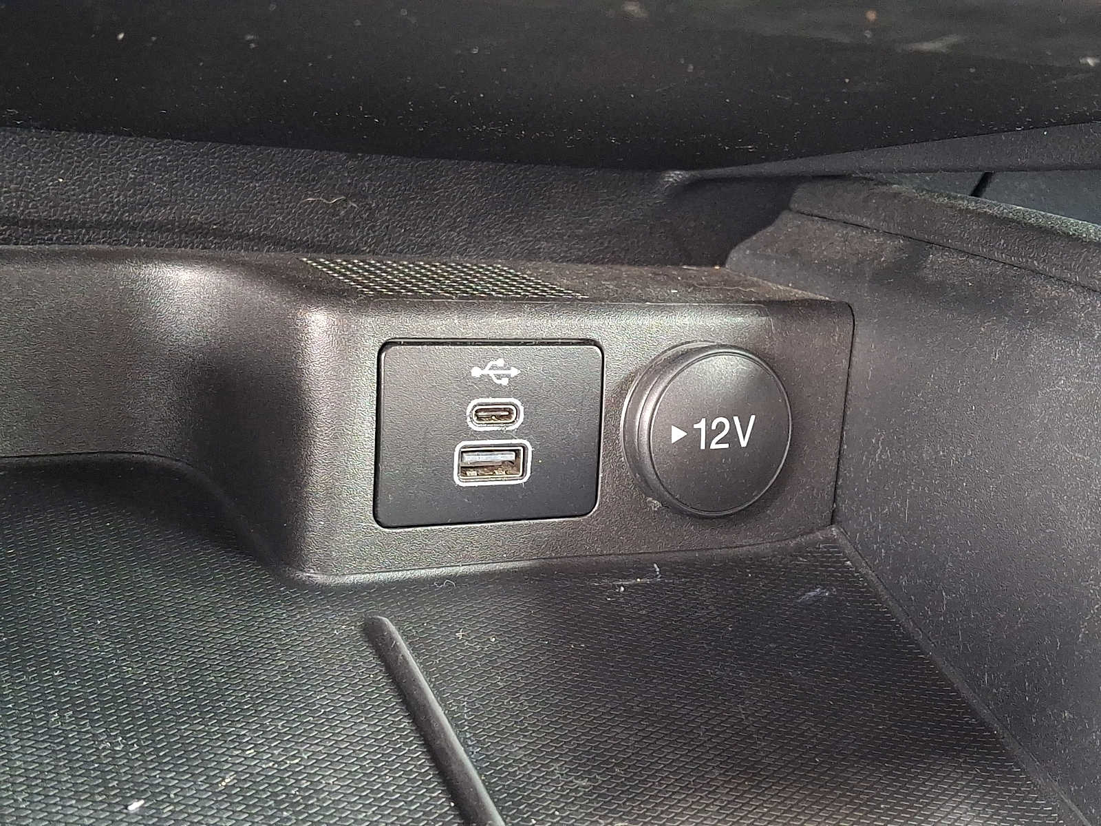 2024 Ford Escape ST-Line - Photo 24