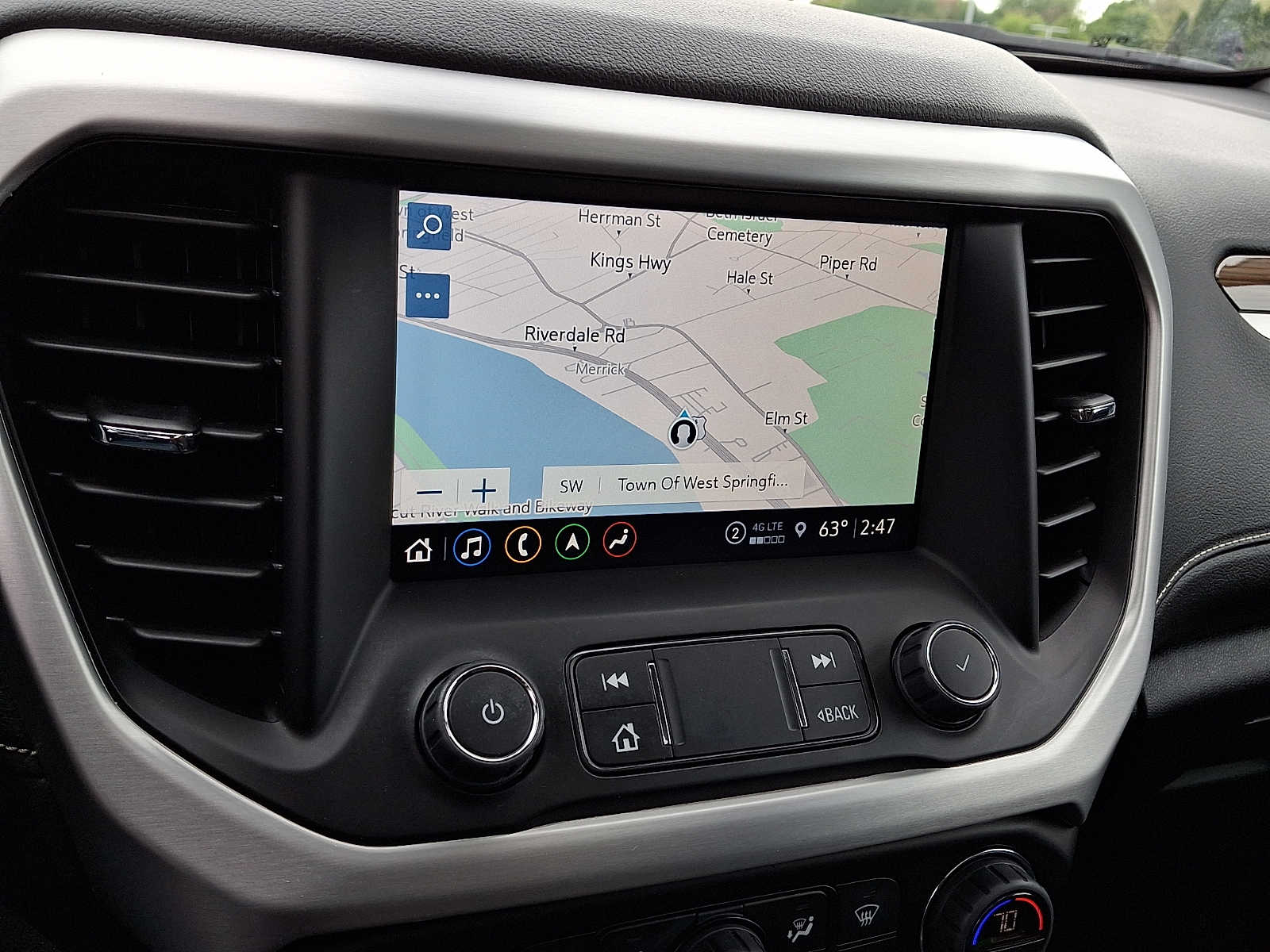 2023 GMC Acadia SLE - Photo 19