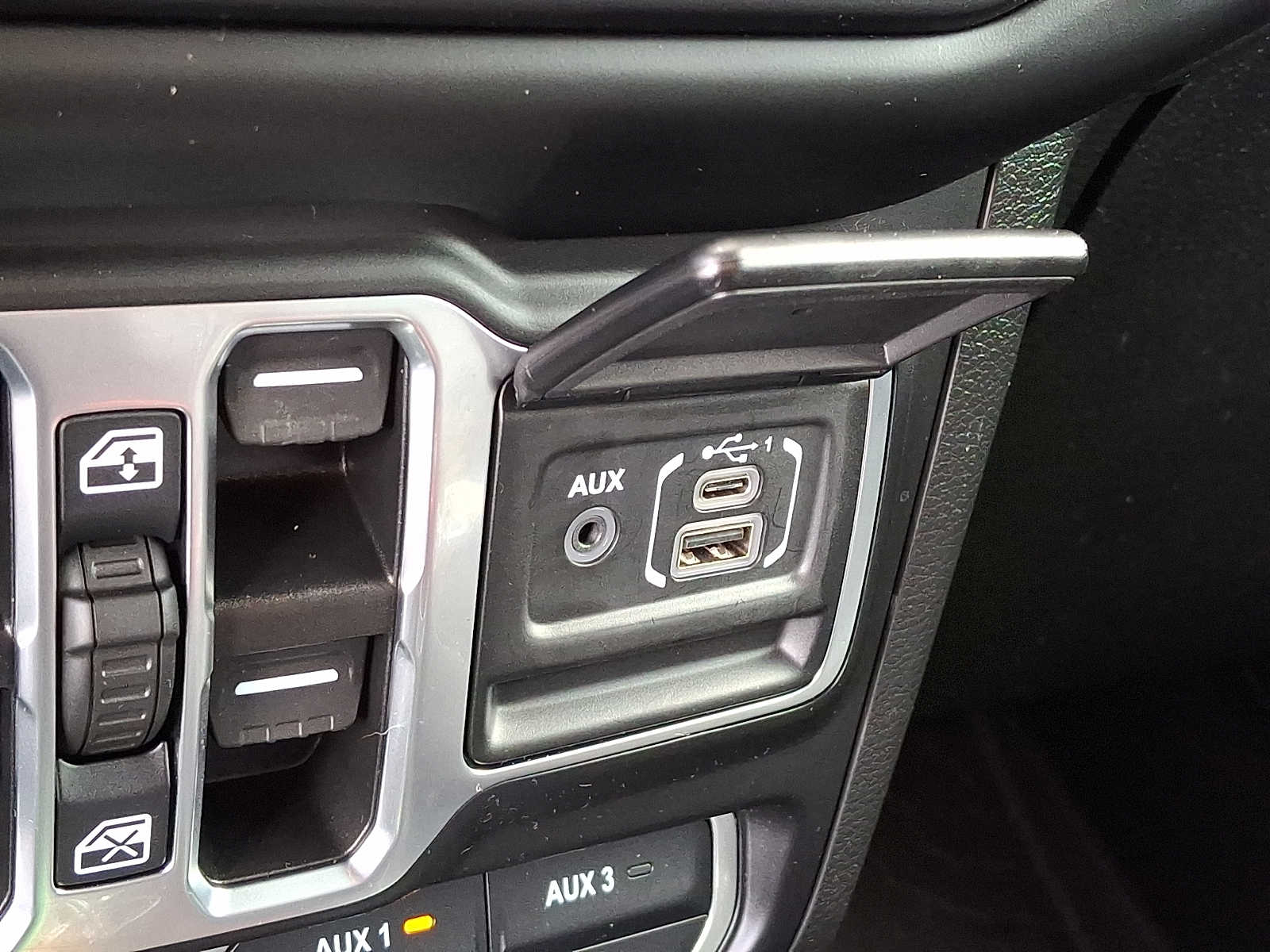 2022 Jeep Wrangler Unlimited Sahara 4XE - Photo 25