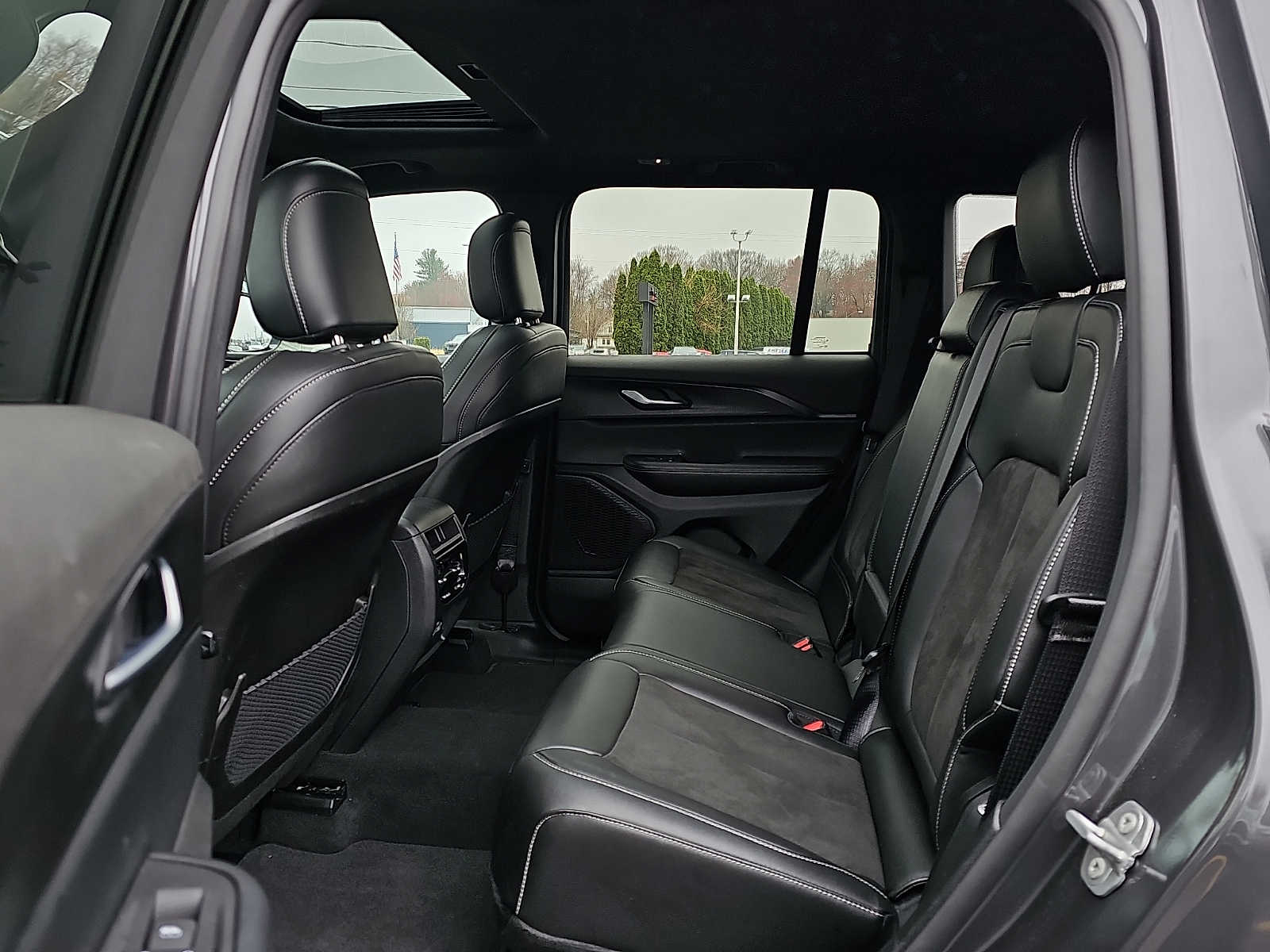 2025 Jeep Grand Cherokee Altitude - Photo 10