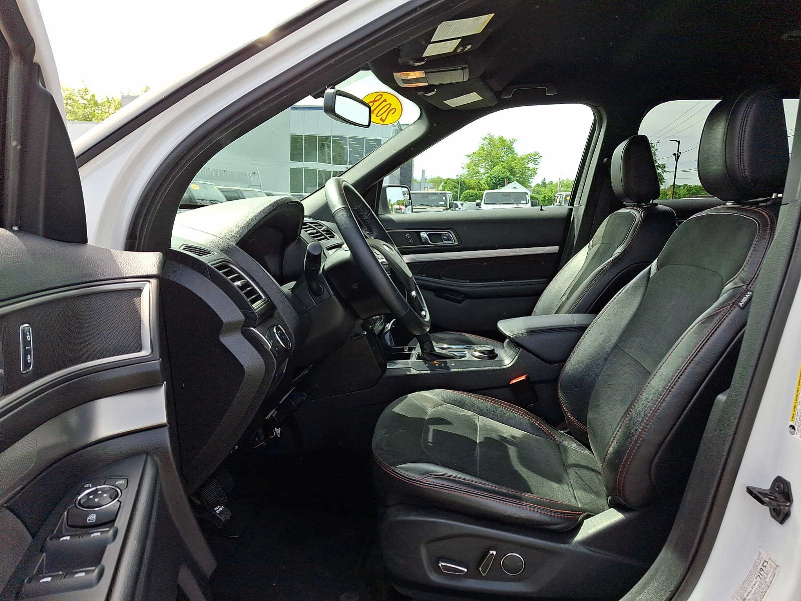 2018 Ford Explorer XLT - Photo 15