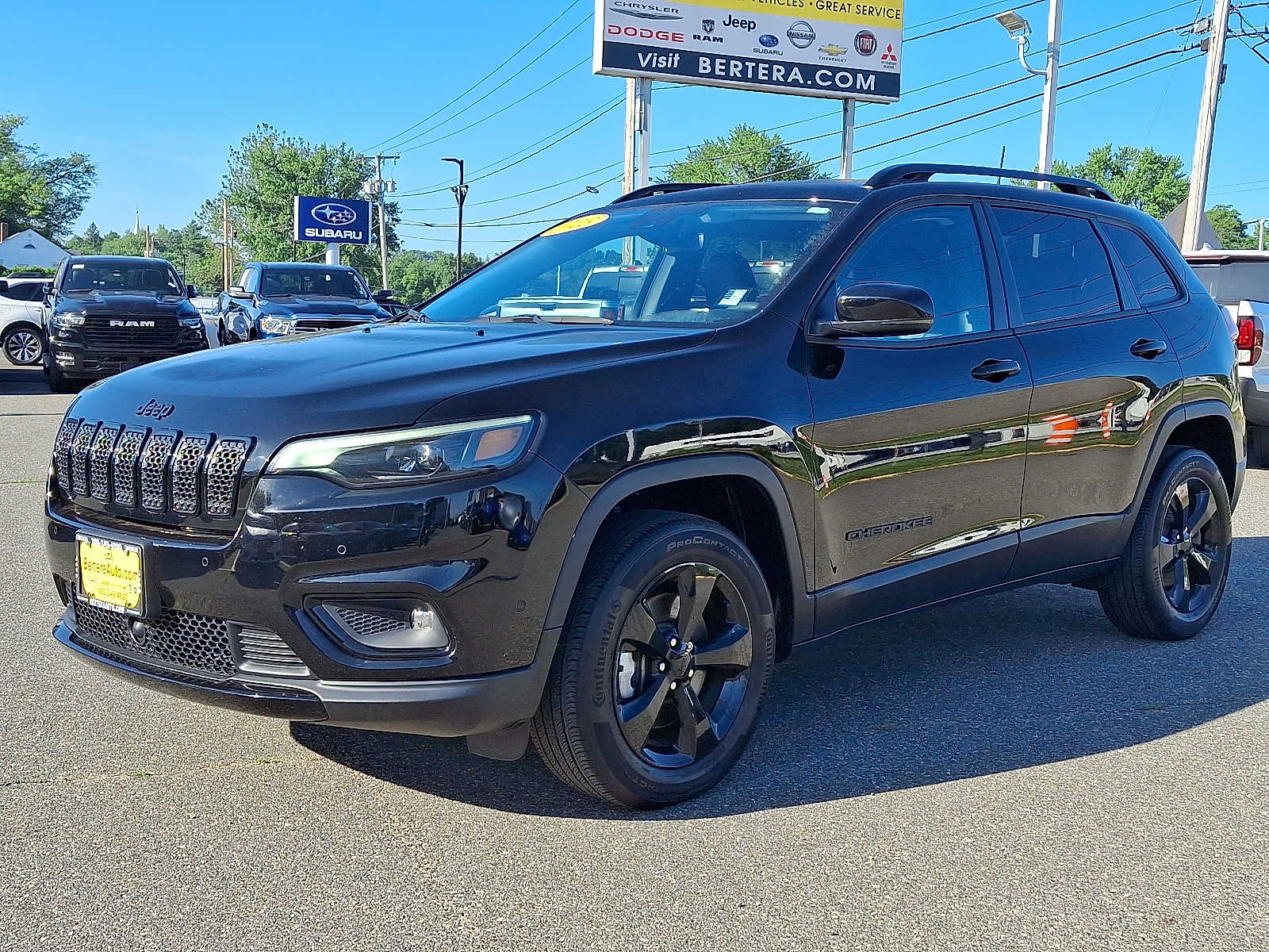 2023 Jeep Cherokee Altitude Lux photo 3