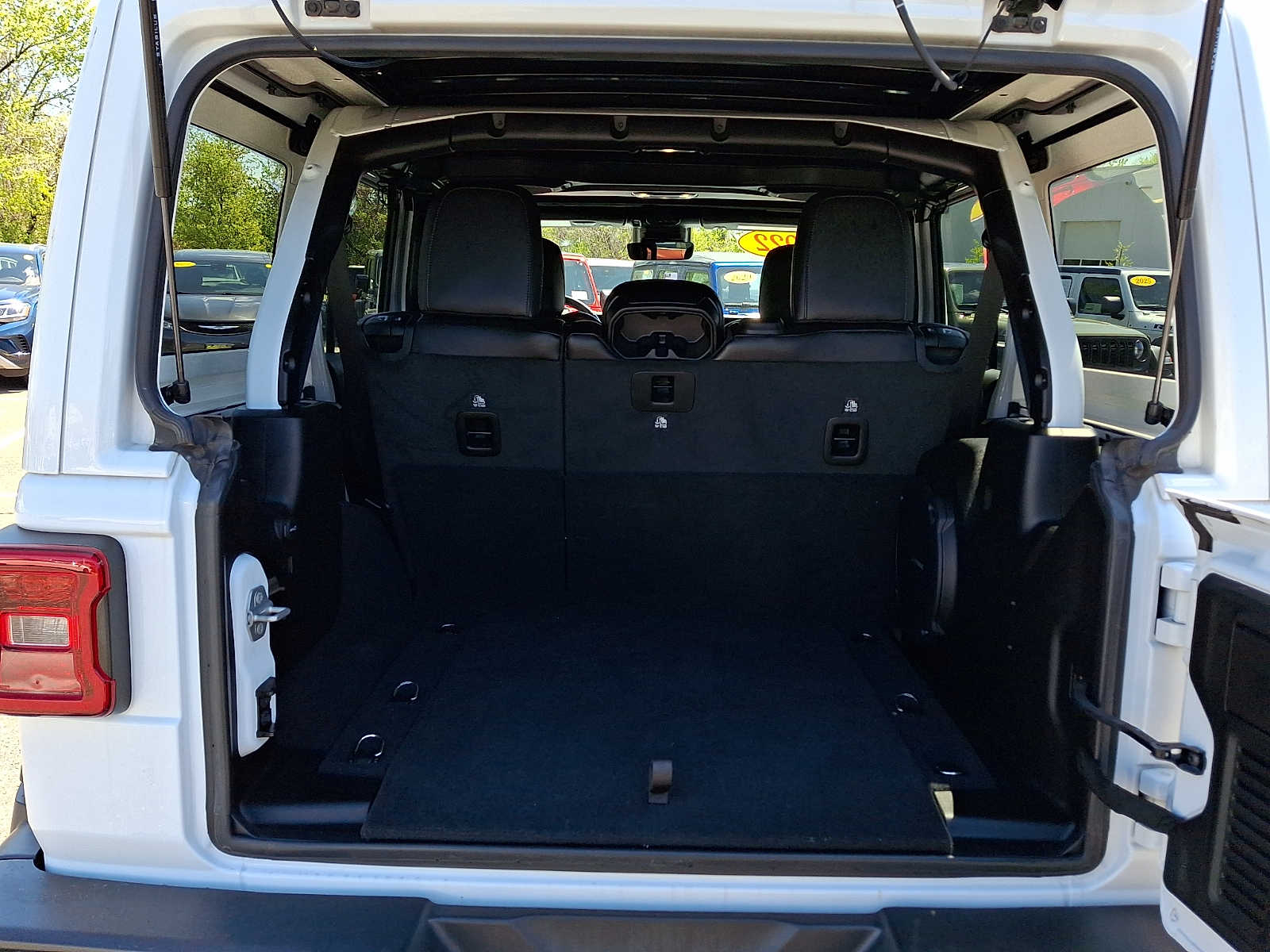 2022 Jeep Wrangler Unlimited Sahara Altitude - Photo 30