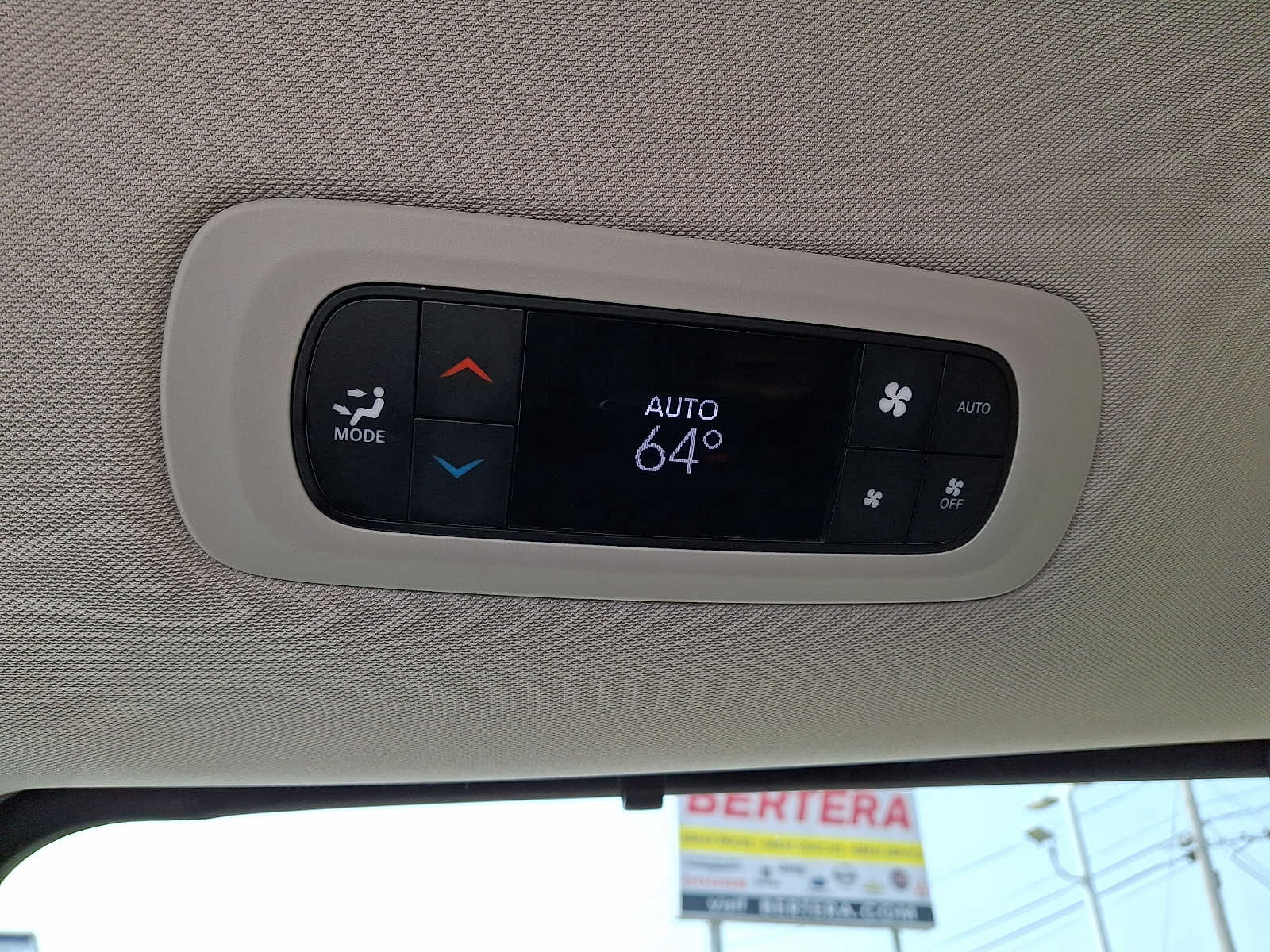 2024 Chrysler Pacifica Touring L - Photo 12