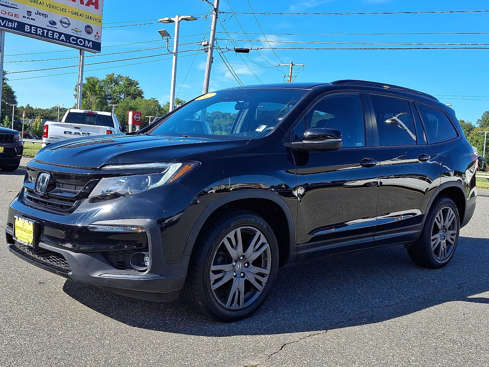 2022 Honda Pilot Sport photo 2