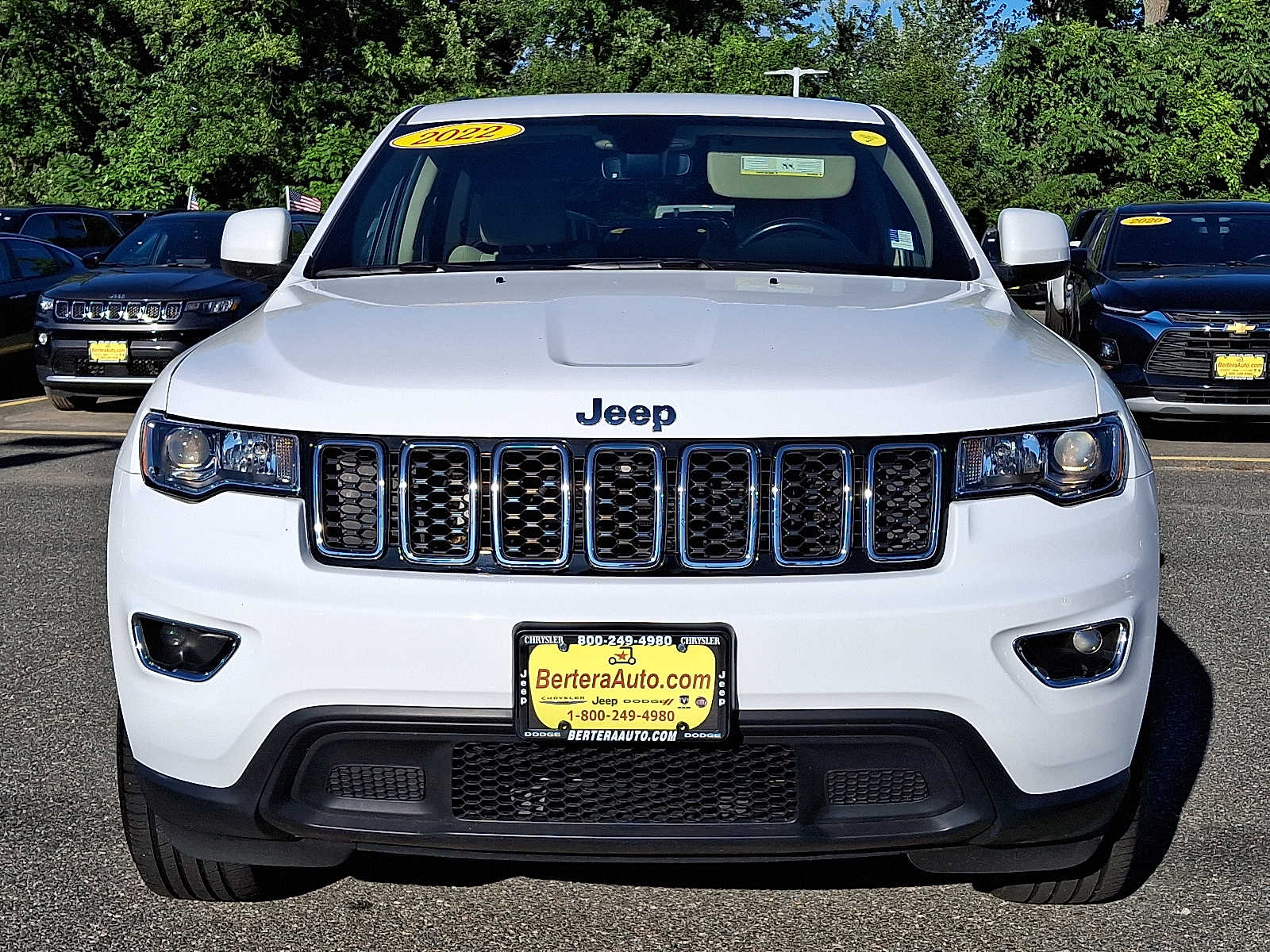 2022 Jeep Cherokee Laredo photo 2