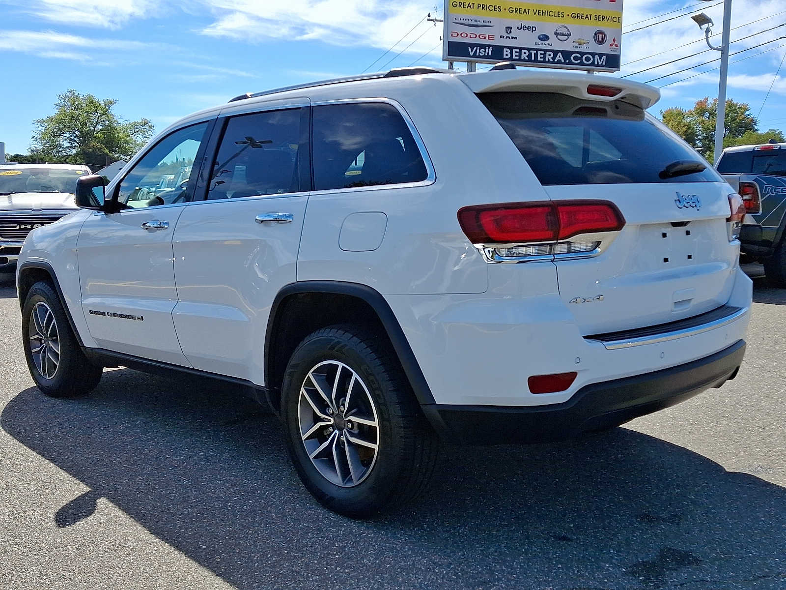 2022 Jeep Cherokee Limited photo 3