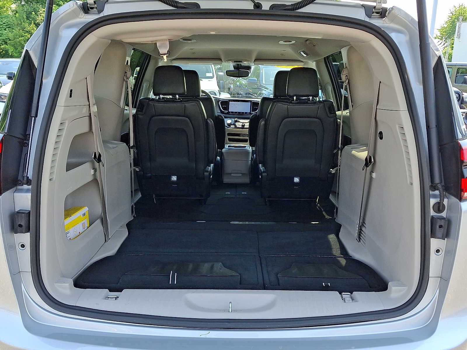 2024 Chrysler Pacifica Touring L - Photo 31