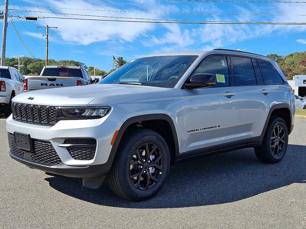 New 2025 Jeep Grand Cherokee ALTITUDE 4X4 Sport Utility