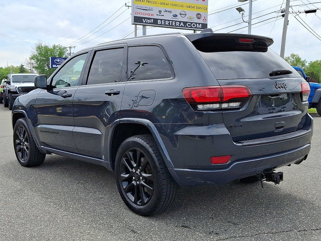 Used 2018 Jeep Grand Cherokee Altitude SUV