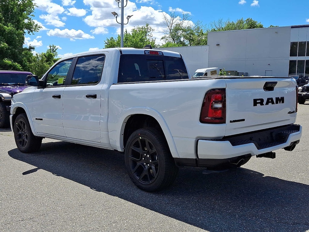 New 2026 Ram 1500 LARAMIE CREW CAB 4X4 5'7 BOX Pickup