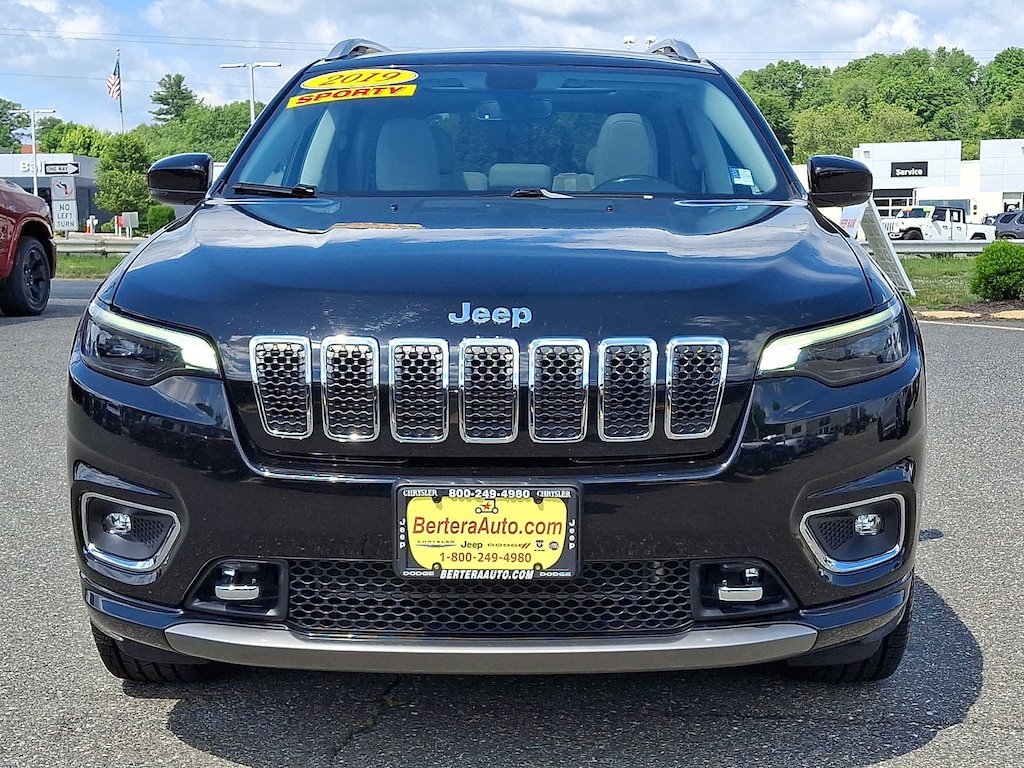 Used 2019 Jeep Cherokee Overland SUV