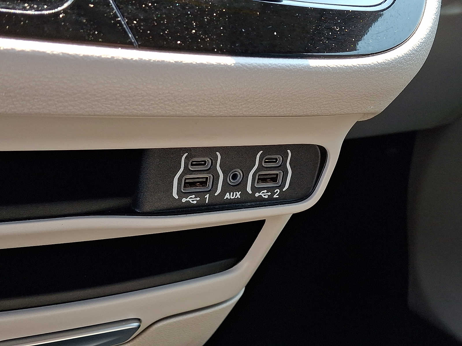 2024 Chrysler Pacifica Touring L - Photo 26
