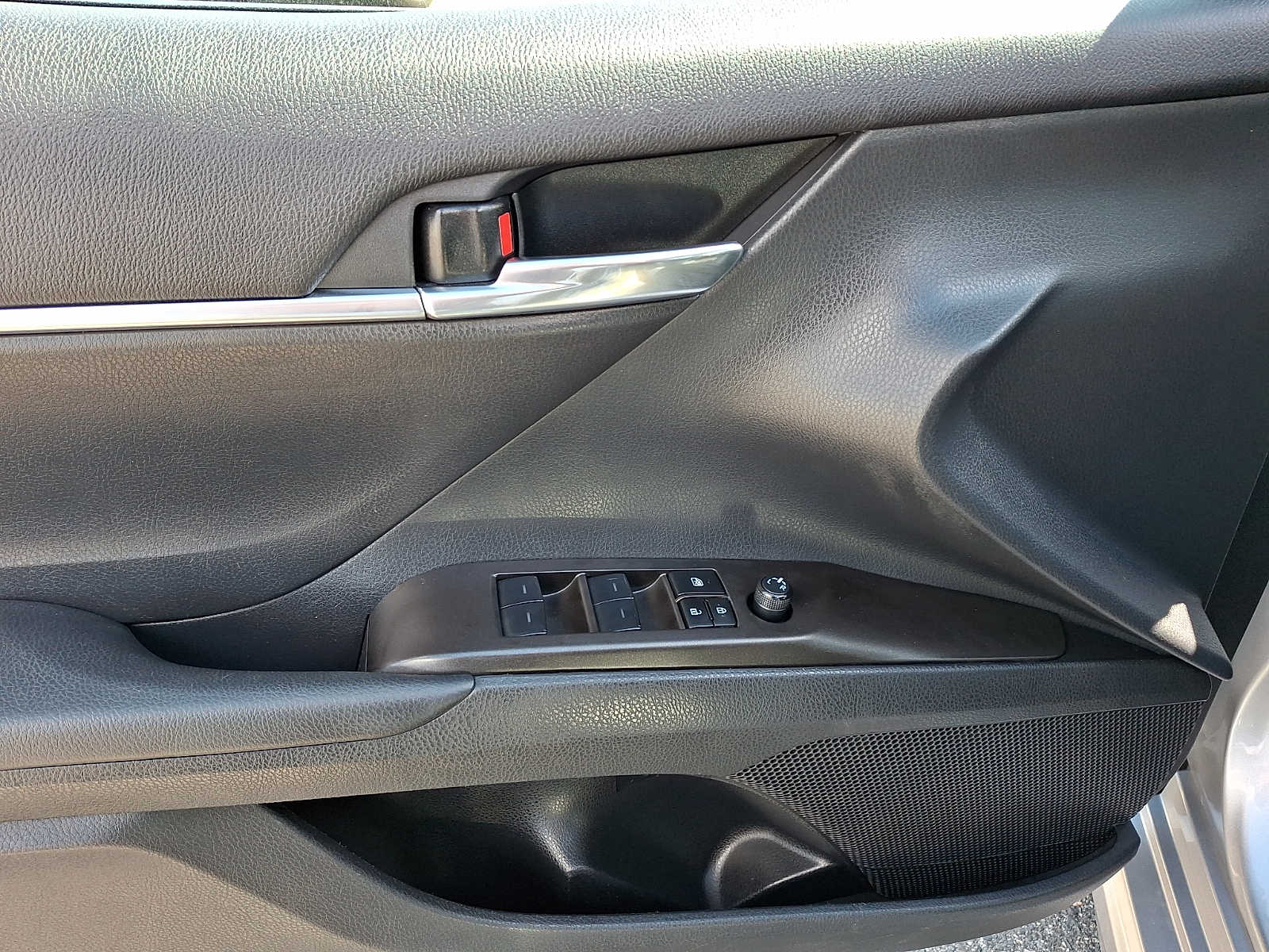 2024 Toyota Camry SE - Photo 12