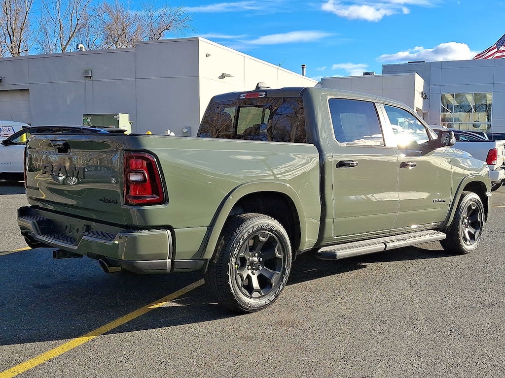 New 2026 Ram 1500 BIG HORN CREW CAB 4X4 5'7 BOX Pickup