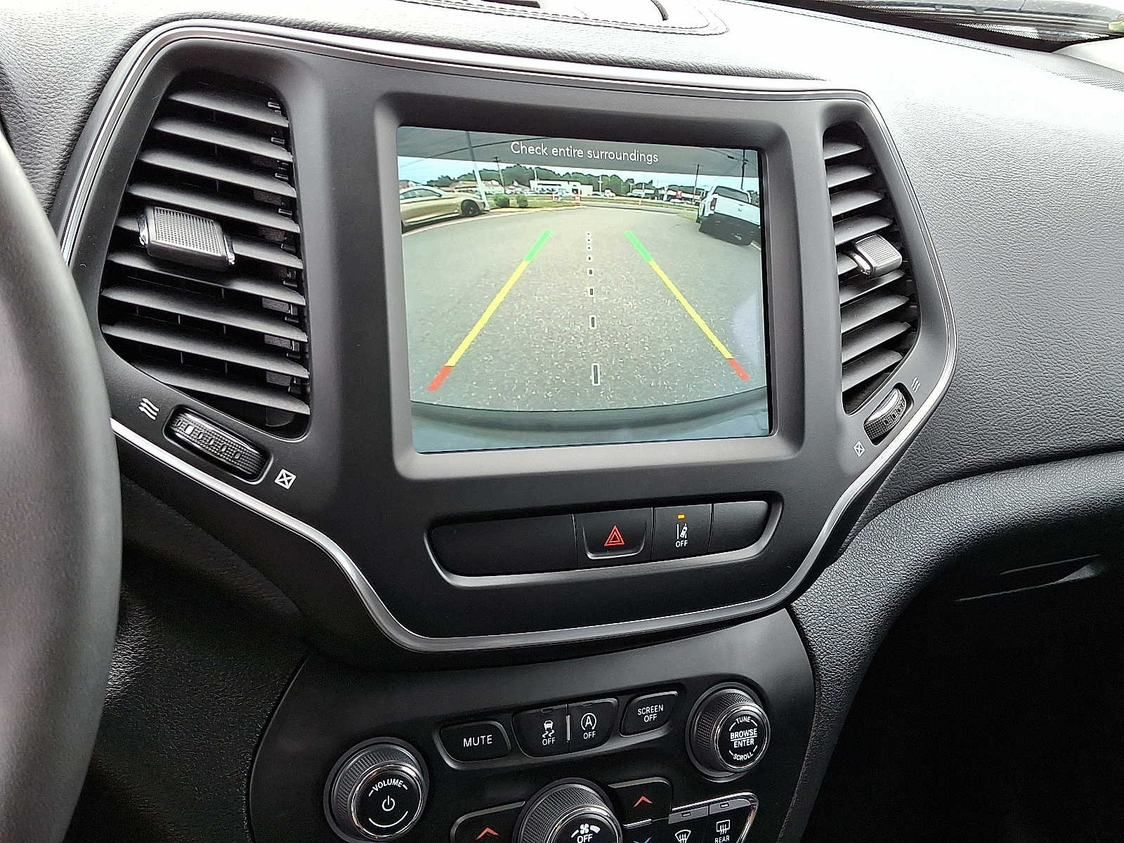 2022 Jeep Cherokee Latitude Lux - Photo 20