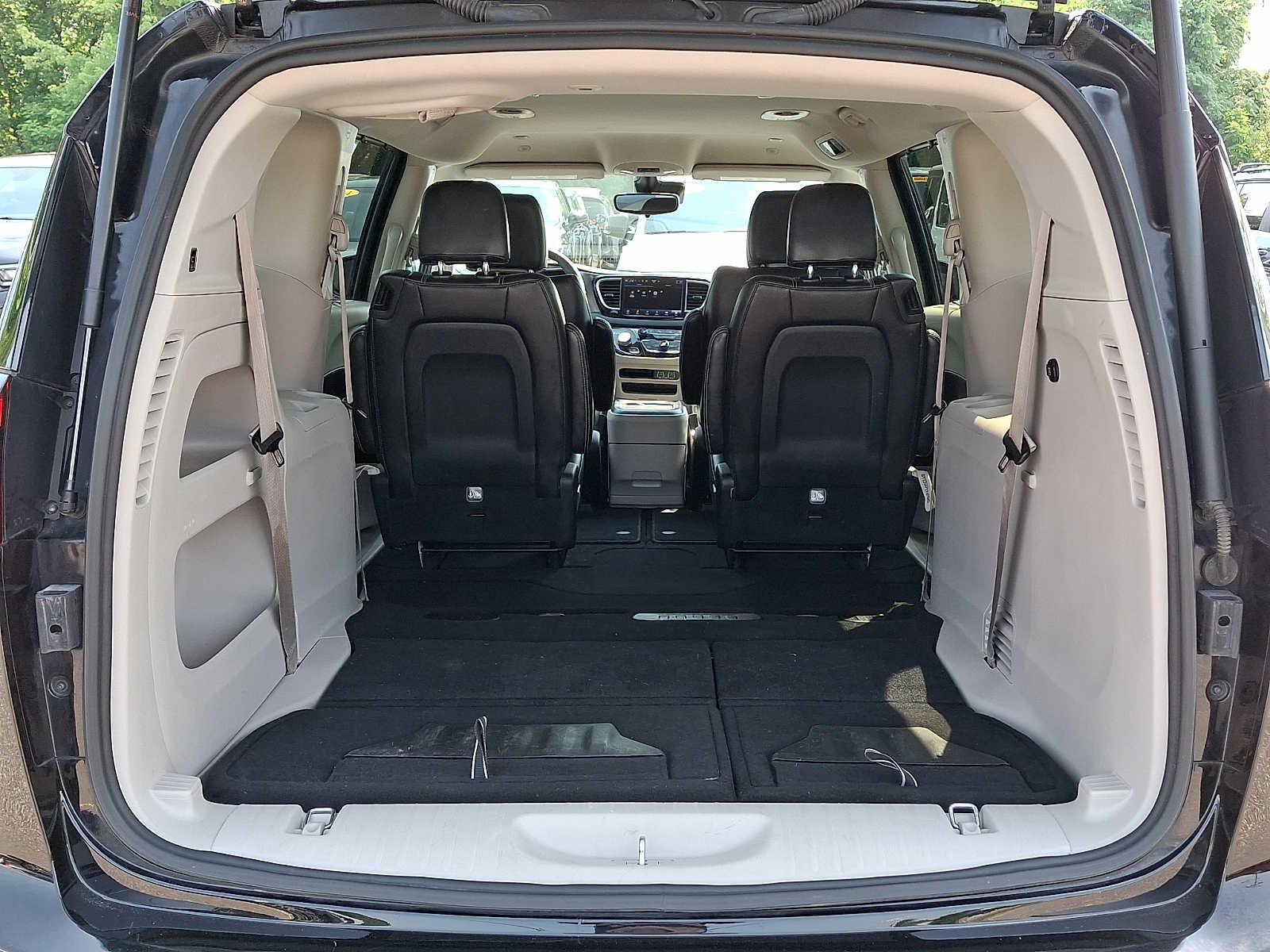 2024 Chrysler Pacifica Touring L - Photo 31