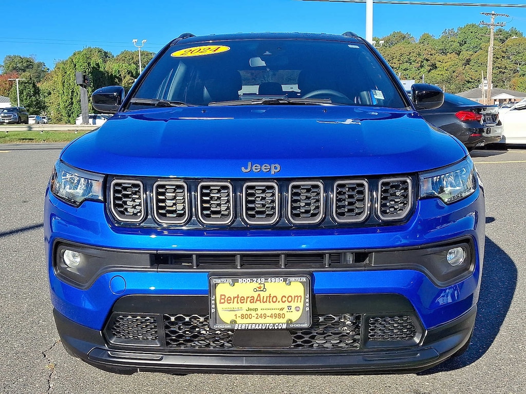Used 2024 Jeep Compass Latitude SUV