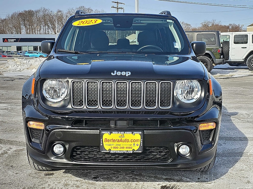 Used 2023 Jeep Renegade Latitude SUV