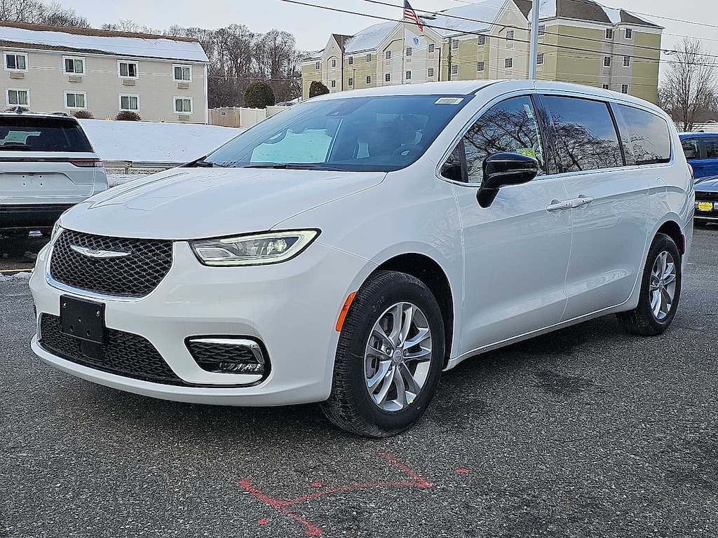 New 2026 Chrysler Pacifica SELECT AWD Passenger Van