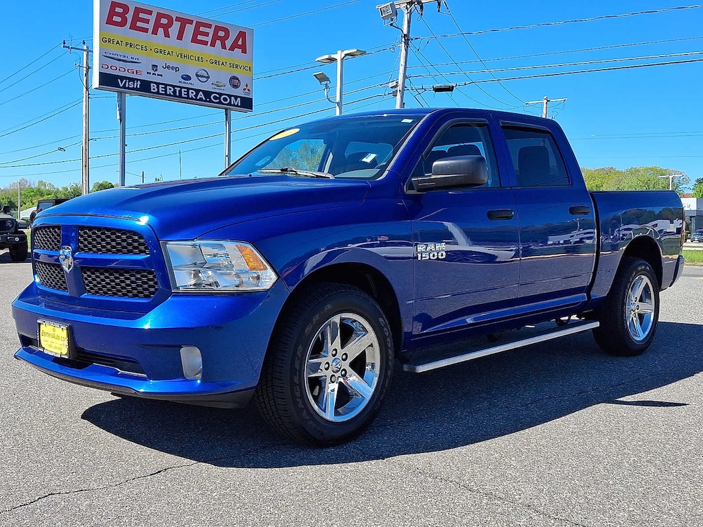 Used 2015 Ram 1500 Express 4WD Crew Cab 140.5 Truck