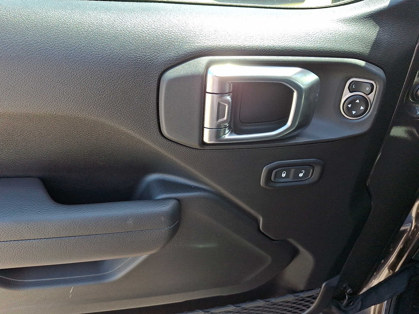 2025 Jeep Wrangler 4-Door Sport S - Photo 8