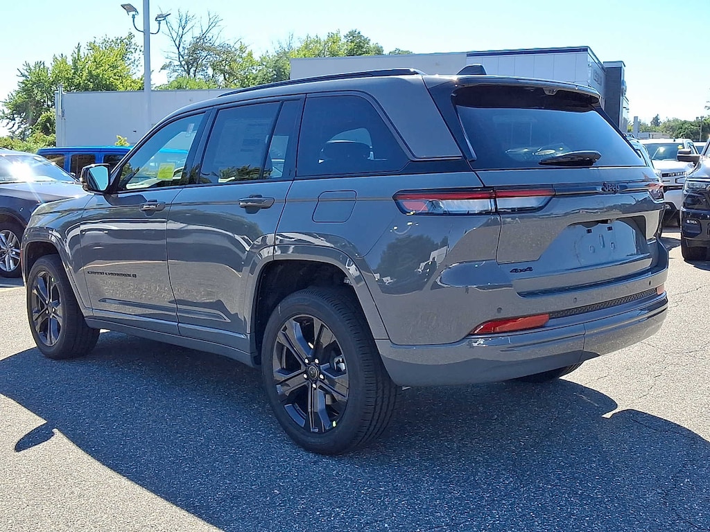 New 2027 Jeep Grand Cherokee 2 Row LIMITED 4X4 Sport Utility
