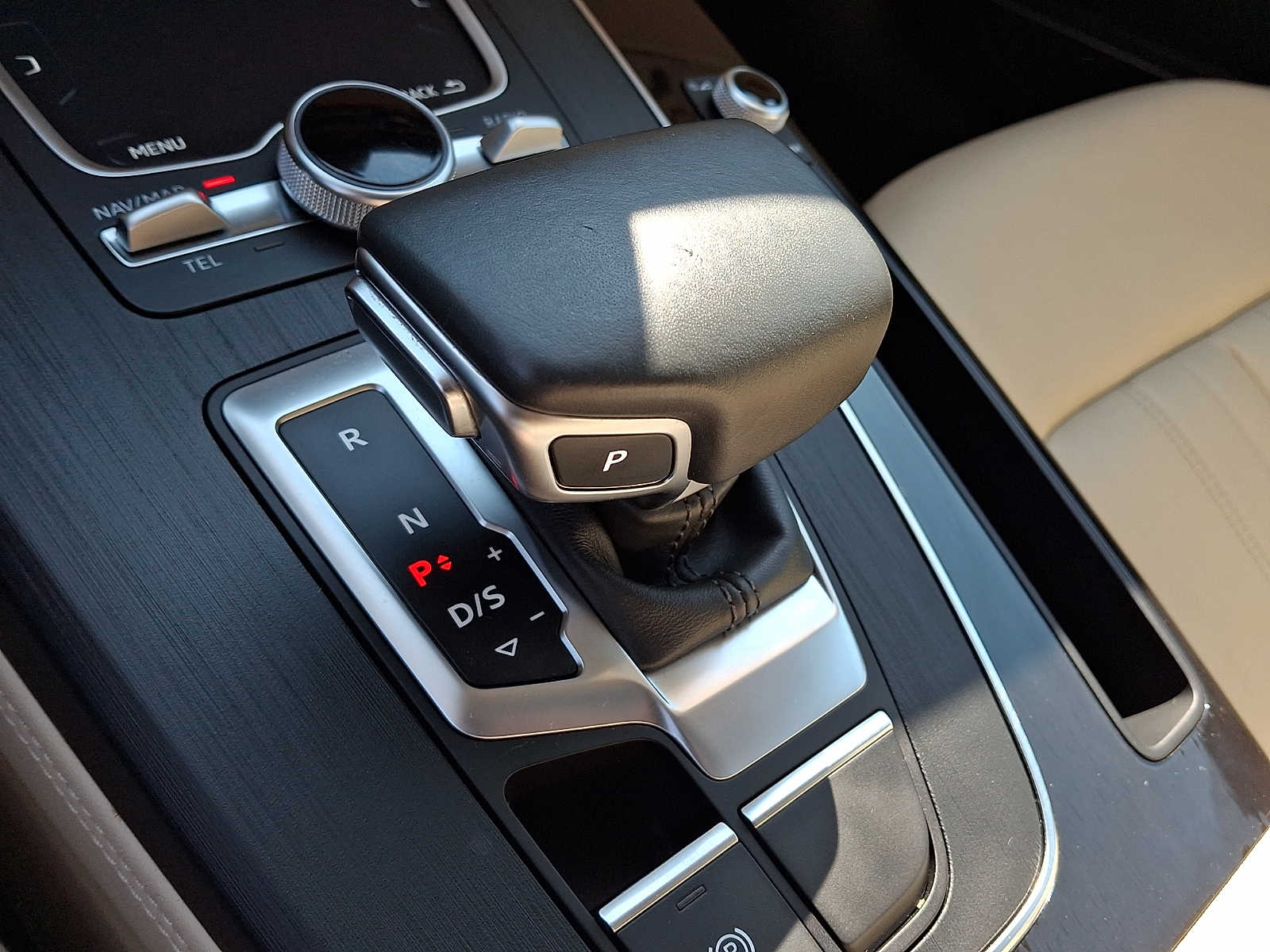 2020 Audi Q5 Premium Plus - Photo 17