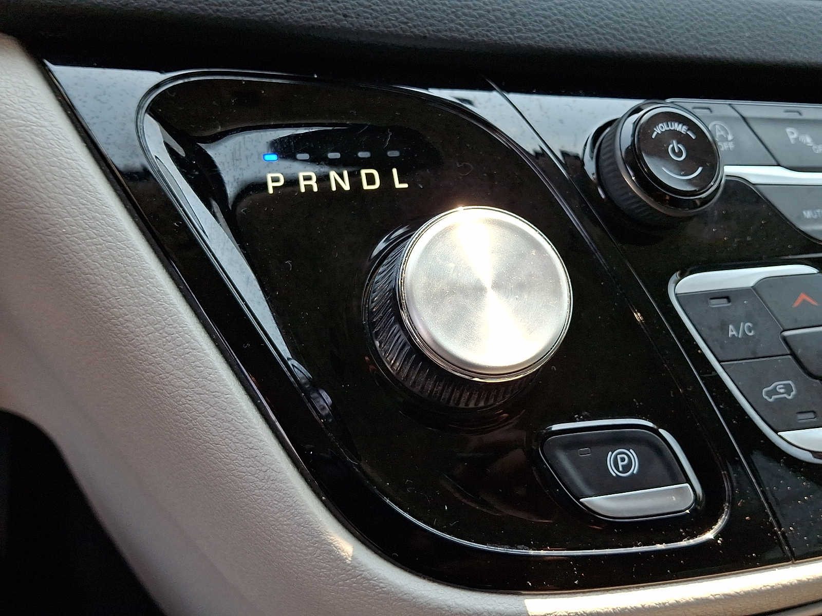 2024 Chrysler Pacifica Touring L - Photo 18
