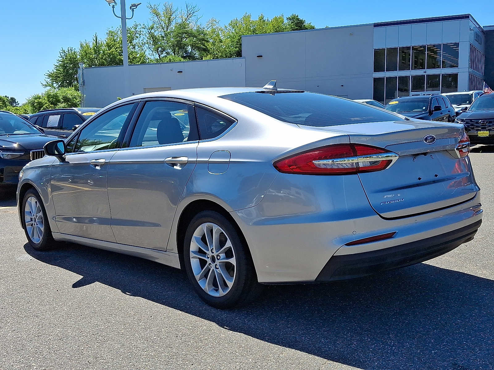 2020 Ford Fusion Hybrid SE photo 4