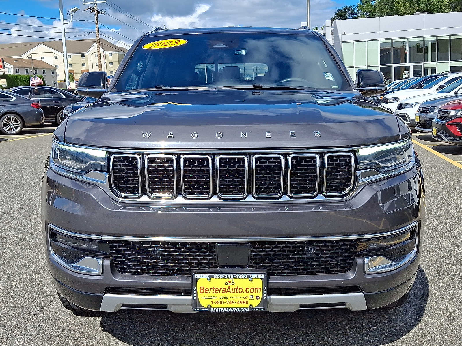 2023 Jeep Wagoneer L Series II photo 2