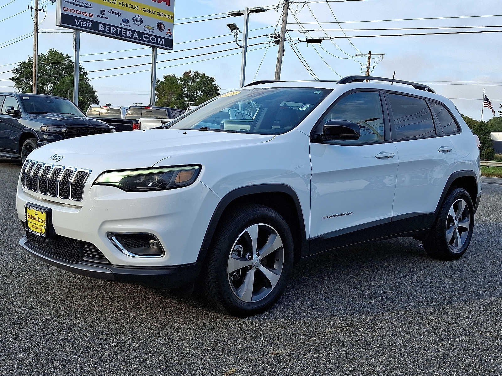 2022 Jeep Cherokee Limited photo 3