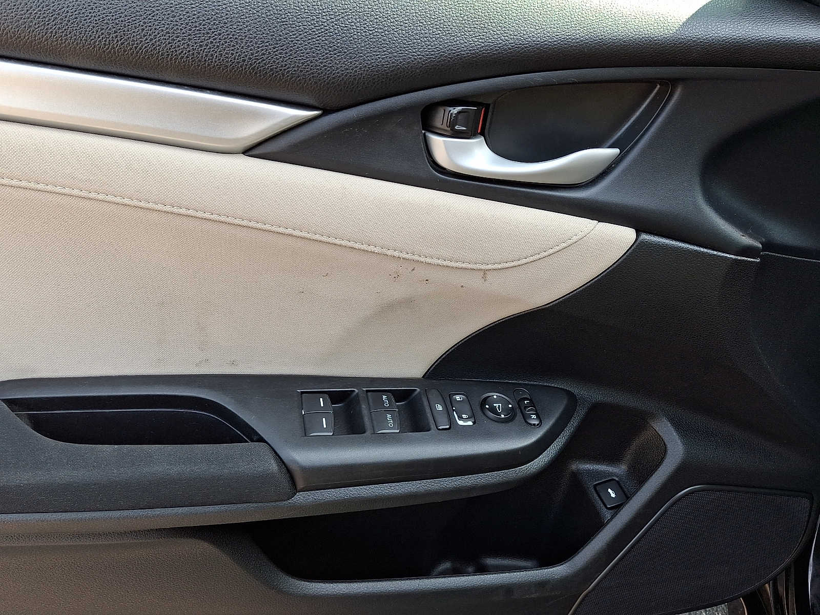 2018 Honda Civic EX - Photo 12