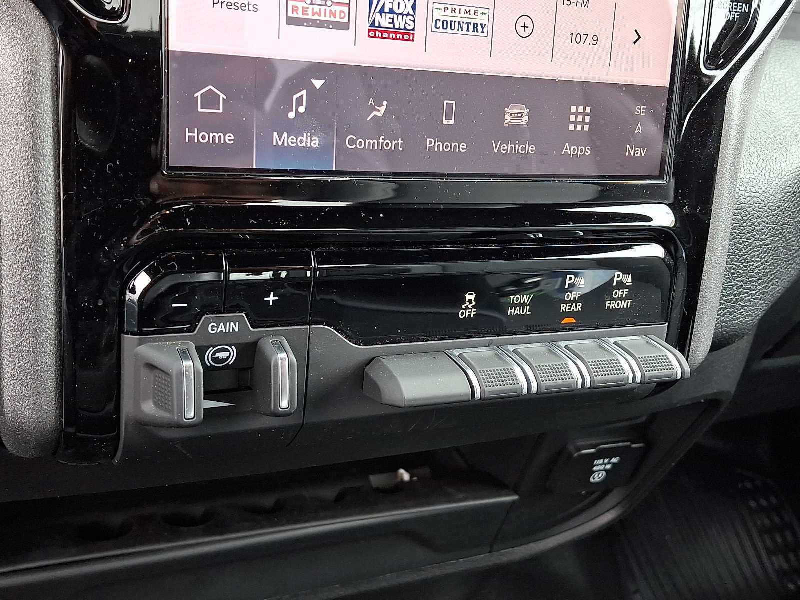 2026 RAM 2500 Tradesman - Photo 14