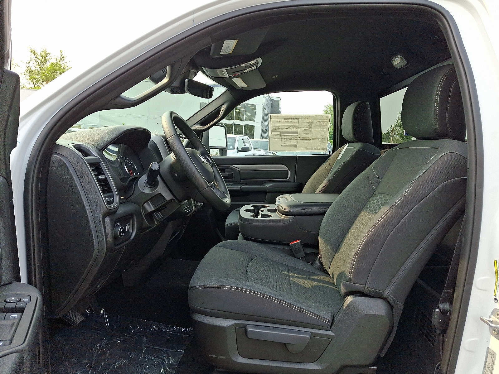 2025 RAM 2500 Tradesman - Photo 9