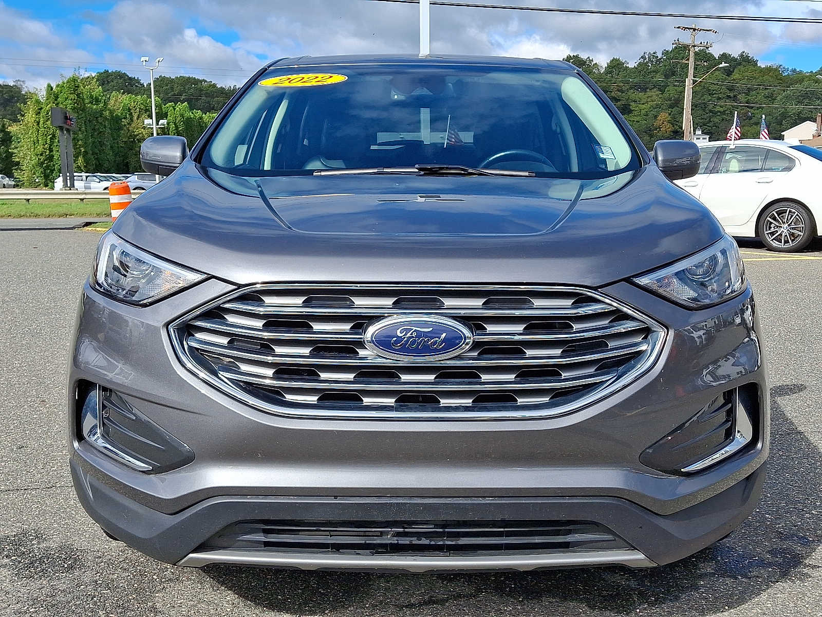 2022 Ford Edge SEL photo 2