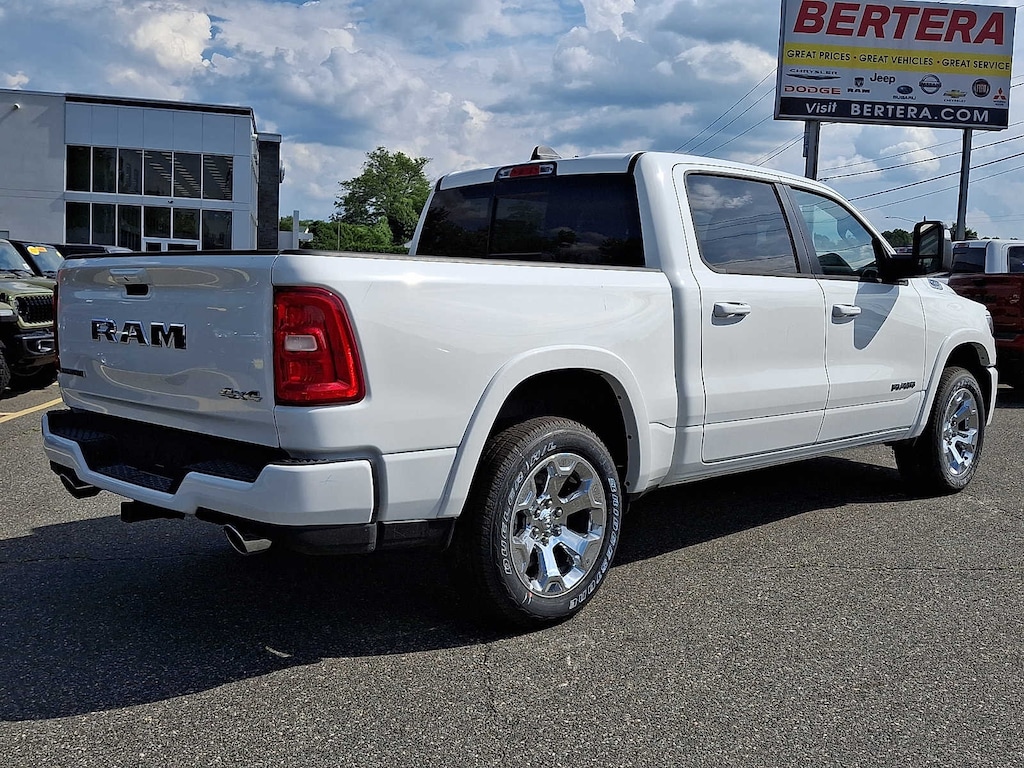 New 2026 Ram 1500 BIG HORN CREW CAB 4X4 5'7 BOX Pickup