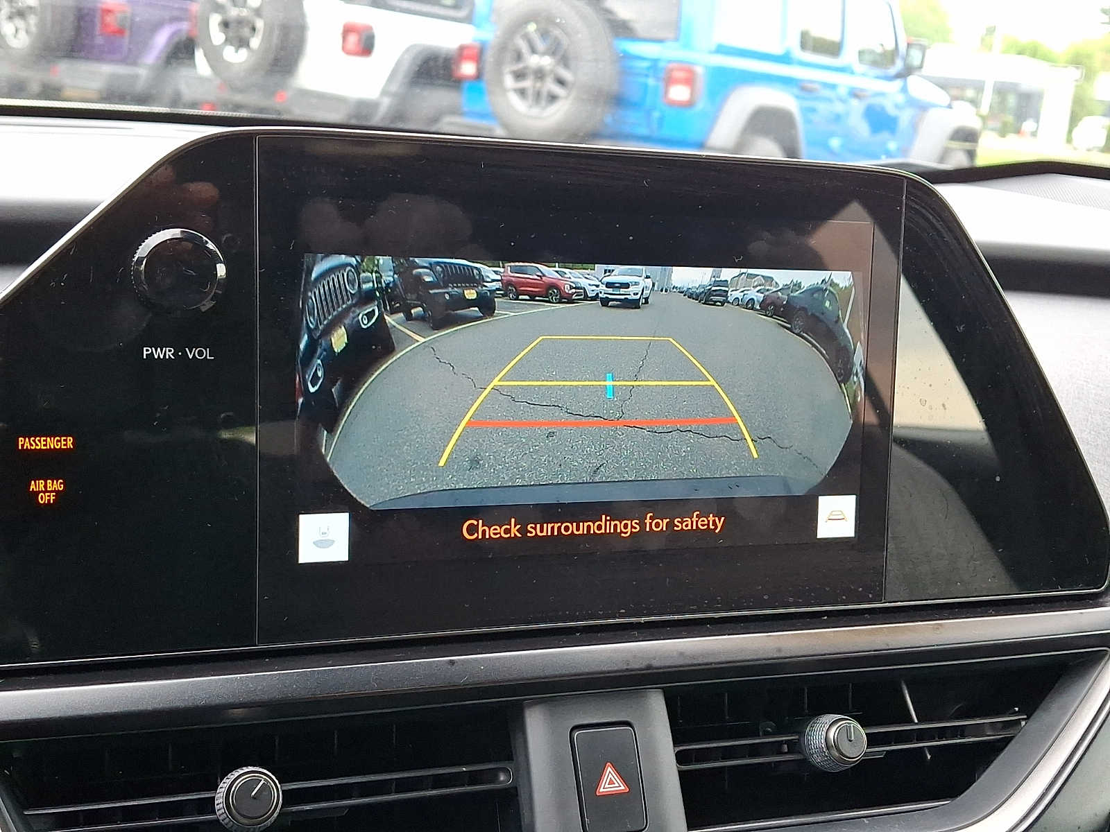 2023 Lexus UX Hybrid 250h - Photo 18